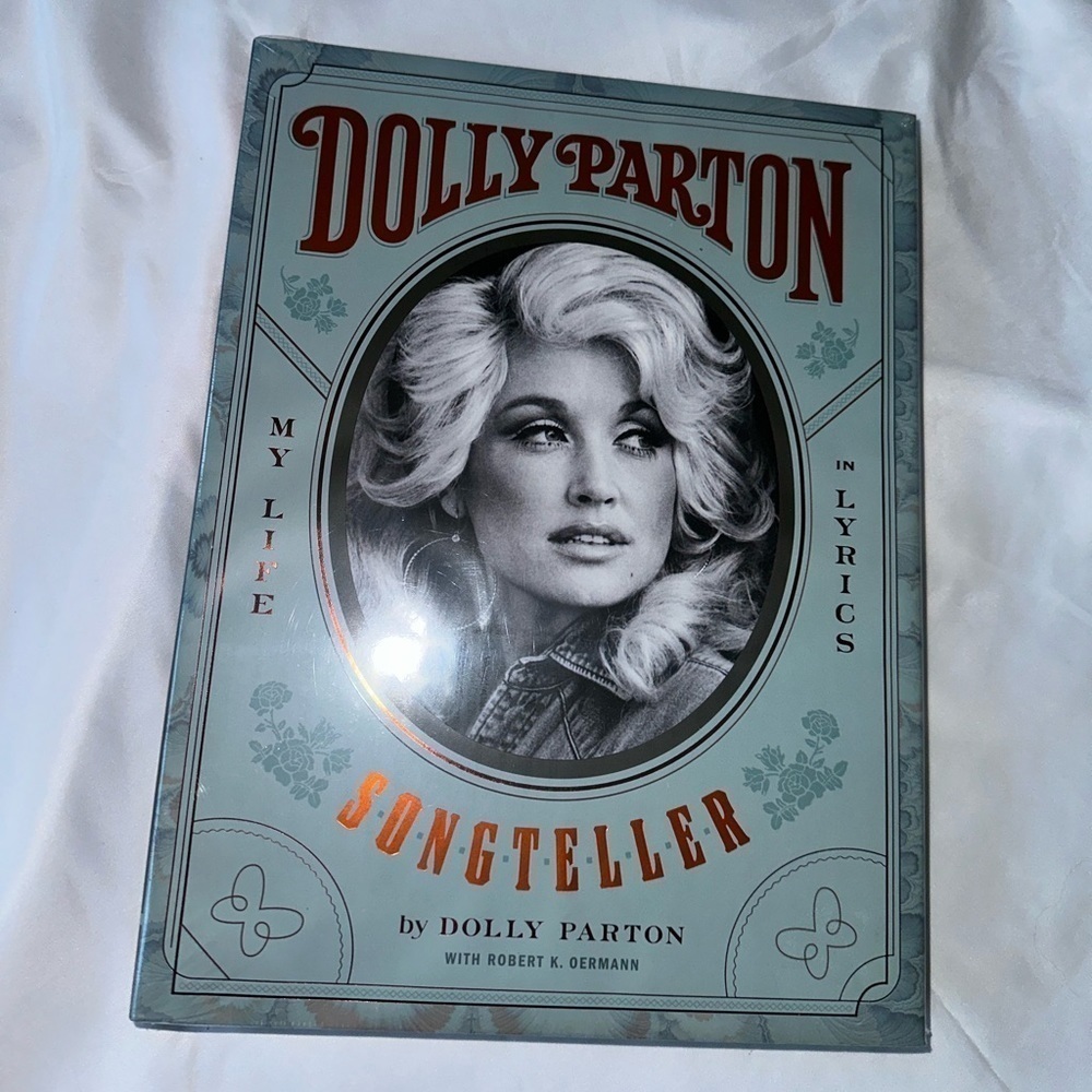 Dolly PARTON MY LIFE IN LYRICS BOOK